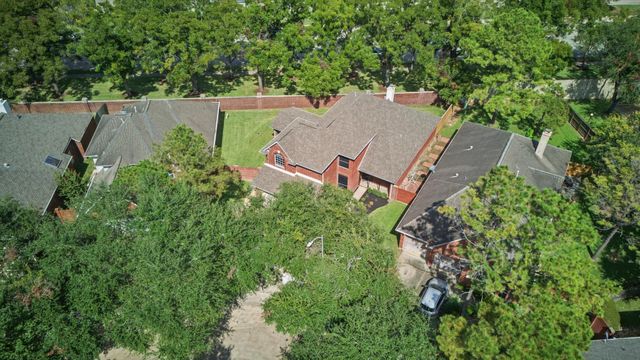 34 Grants Lake Circle, Sugar Land, TX 77479