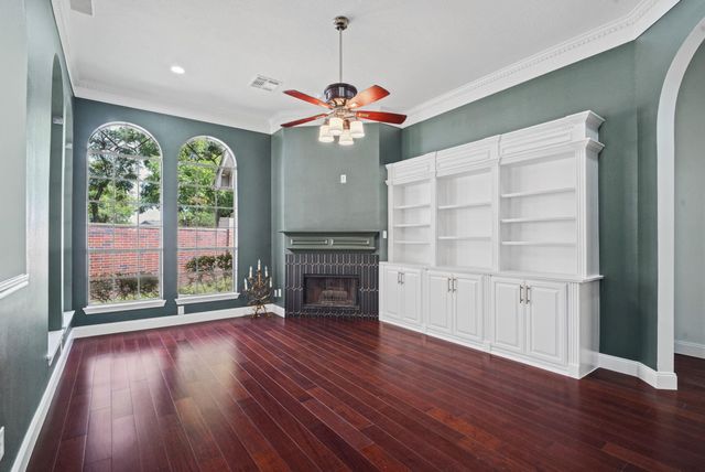 34 Grants Lake Circle, Sugar Land, TX 77479