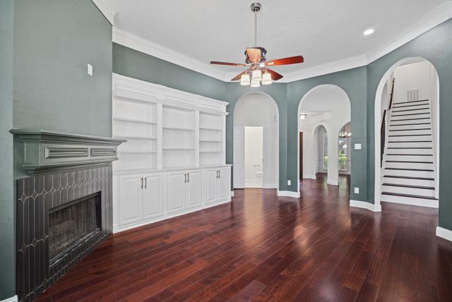 34 Grants Lake Circle, Sugar Land, TX 77479