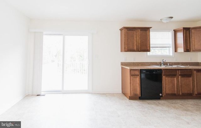 4 MUSTANG DR, Hanover, PA 17331