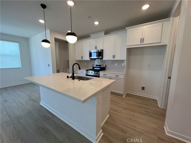 947 N Divino Privado, Ontario, CA 91764