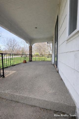 1091 N Benton Center Road, Benton Harbor, MI 49022