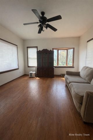 1091 N Benton Center Road, Benton Harbor, MI 49022