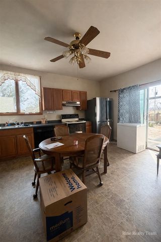 1091 N Benton Center Road, Benton Harbor, MI 49022