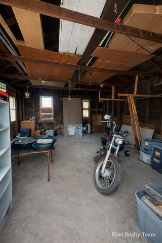 1091 N Benton Center Road, Benton Harbor, MI 49022