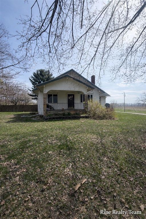 1091 N Benton Center Road, Benton Harbor, MI 49022