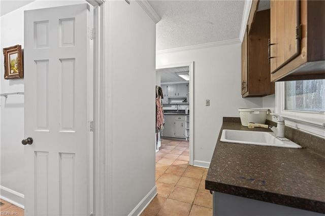 25 Saint Catherine DR, Carrollton, VA 23314