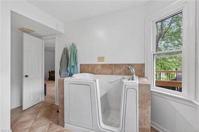 25 Saint Catherine DR, Carrollton, VA 23314