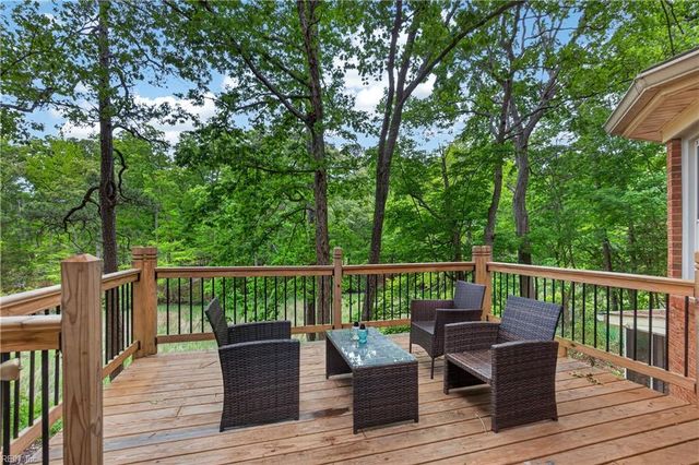 25 Saint Catherine DR, Carrollton, VA 23314