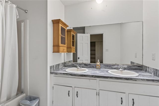 25 Saint Catherine DR, Carrollton, VA 23314