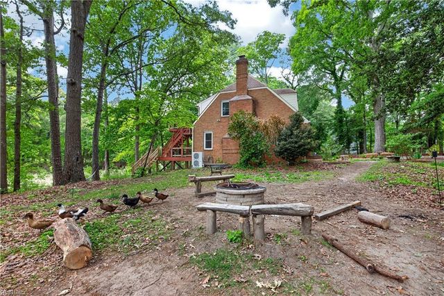 25 Saint Catherine DR, Carrollton, VA 23314