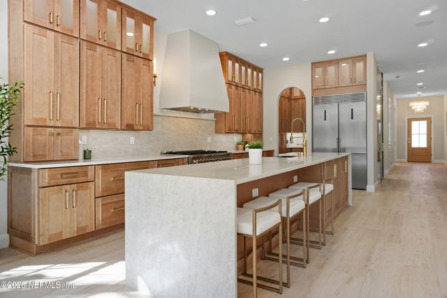 354 11TH Street, Atlantic Beach, FL 32233