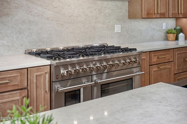 354 11TH Street, Atlantic Beach, FL 32233