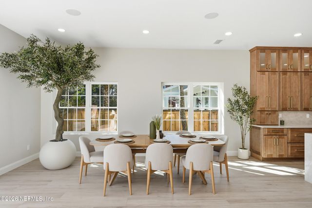 354 11TH Street, Atlantic Beach, FL 32233