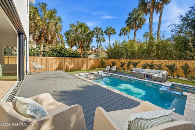 354 11TH Street, Atlantic Beach, FL 32233