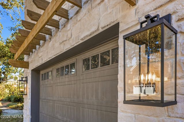 354 11TH Street, Atlantic Beach, FL 32233