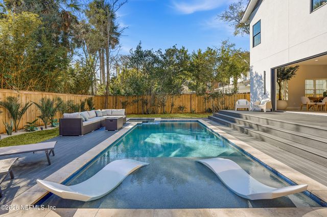 354 11TH Street, Atlantic Beach, FL 32233