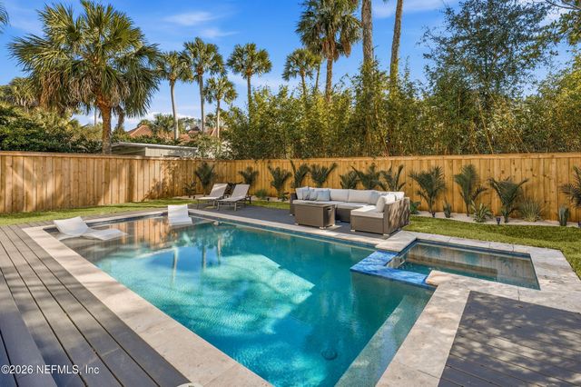 354 11TH Street, Atlantic Beach, FL 32233