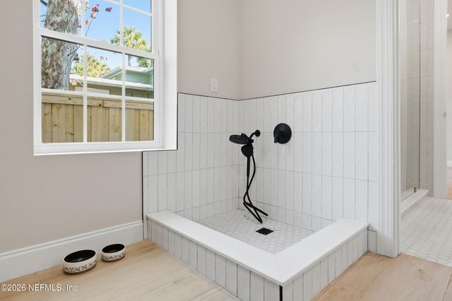 354 11TH Street, Atlantic Beach, FL 32233