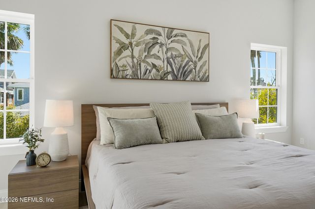 354 11TH Street, Atlantic Beach, FL 32233