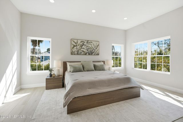 354 11TH Street, Atlantic Beach, FL 32233