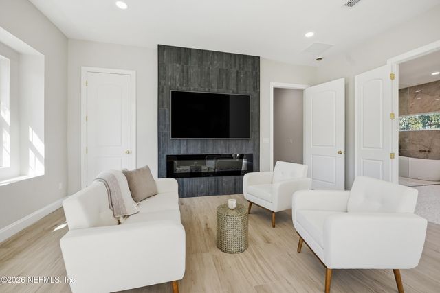 354 11TH Street, Atlantic Beach, FL 32233