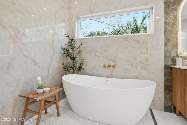 354 11TH Street, Atlantic Beach, FL 32233