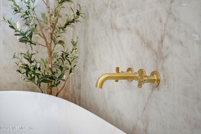 354 11TH Street, Atlantic Beach, FL 32233