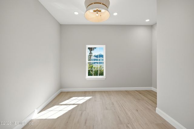 354 11TH Street, Atlantic Beach, FL 32233