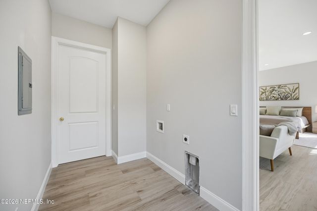 354 11TH Street, Atlantic Beach, FL 32233