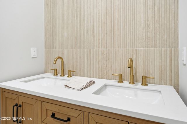 354 11TH Street, Atlantic Beach, FL 32233