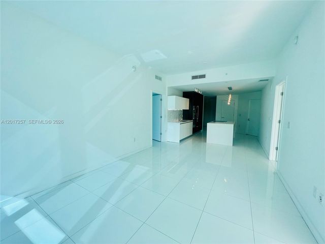 851 NE 1st Av 2808, Miami, FL 33132