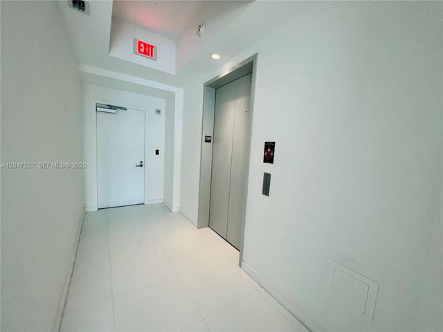851 NE 1st Av 2808, Miami, FL 33132