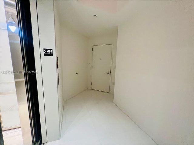 851 NE 1st Av 2808, Miami, FL 33132