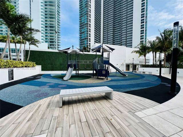 851 NE 1st Av 2808, Miami, FL 33132