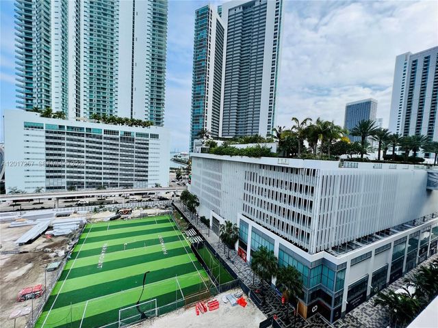851 NE 1st Av 2808, Miami, FL 33132