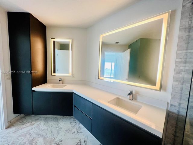 851 NE 1st Av 2808, Miami, FL 33132
