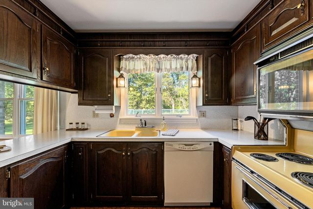 185 SHEPHERD LN, Shepherdstown, WV 25443