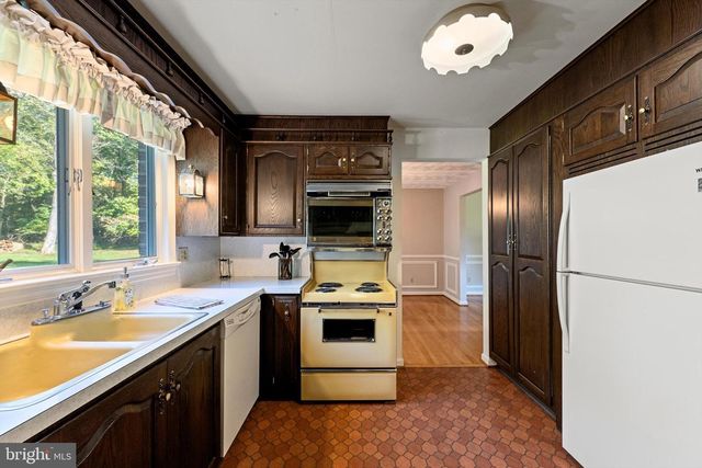 185 SHEPHERD LN, Shepherdstown, WV 25443