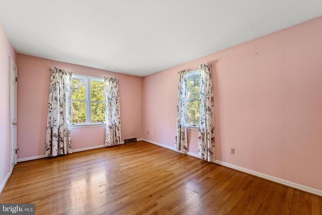 185 SHEPHERD LN, Shepherdstown, WV 25443