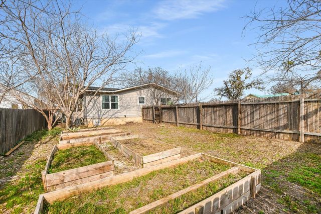 708 Avenue F, Marble Falls, TX 78654