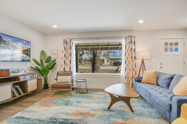 708 Avenue F, Marble Falls, TX 78654