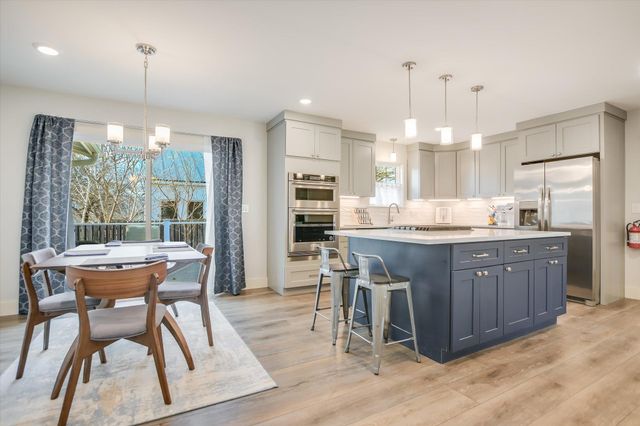 708 Avenue F, Marble Falls, TX 78654