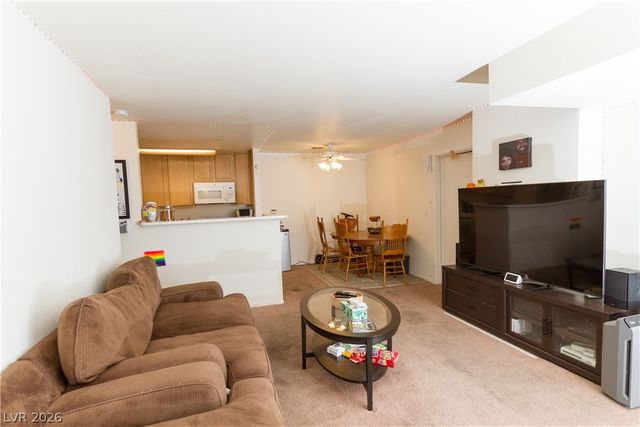 4861 South Torrey Pines Drive 106, Las Vegas, NV 89103