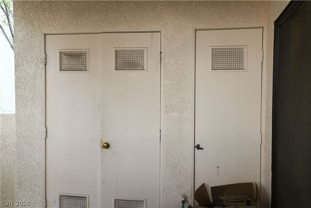 4861 South Torrey Pines Drive 106, Las Vegas, NV 89103