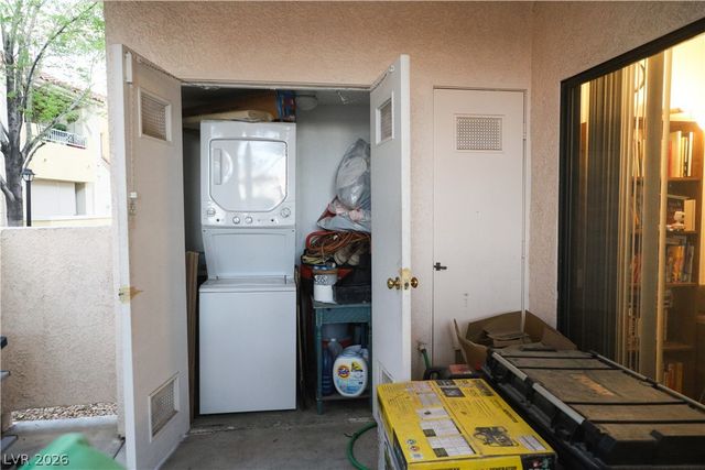 4861 South Torrey Pines Drive 106, Las Vegas, NV 89103