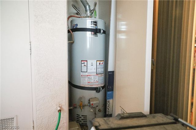 4861 South Torrey Pines Drive 106, Las Vegas, NV 89103