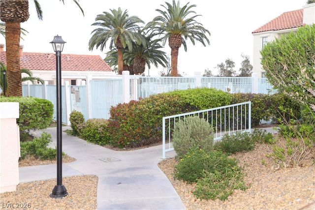 4861 South Torrey Pines Drive 106, Las Vegas, NV 89103