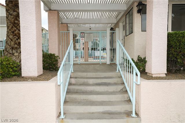 4861 South Torrey Pines Drive 106, Las Vegas, NV 89103