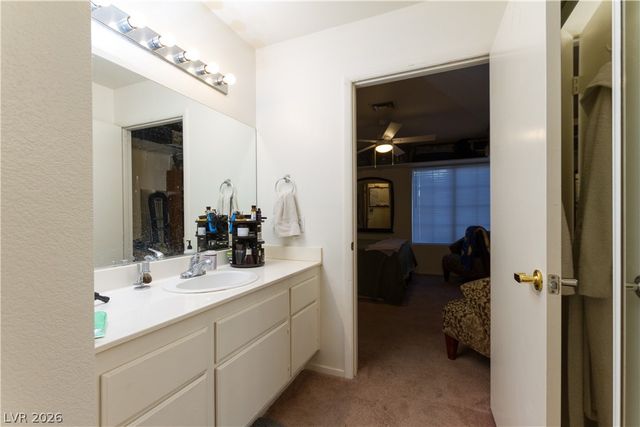 4861 South Torrey Pines Drive 106, Las Vegas, NV 89103